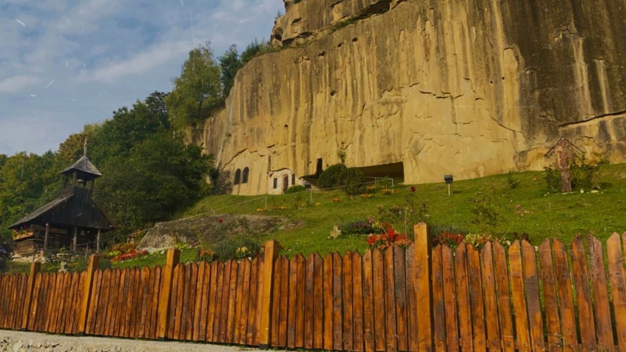 Pensiunea Colt De Rai Corbi Екстериор снимка