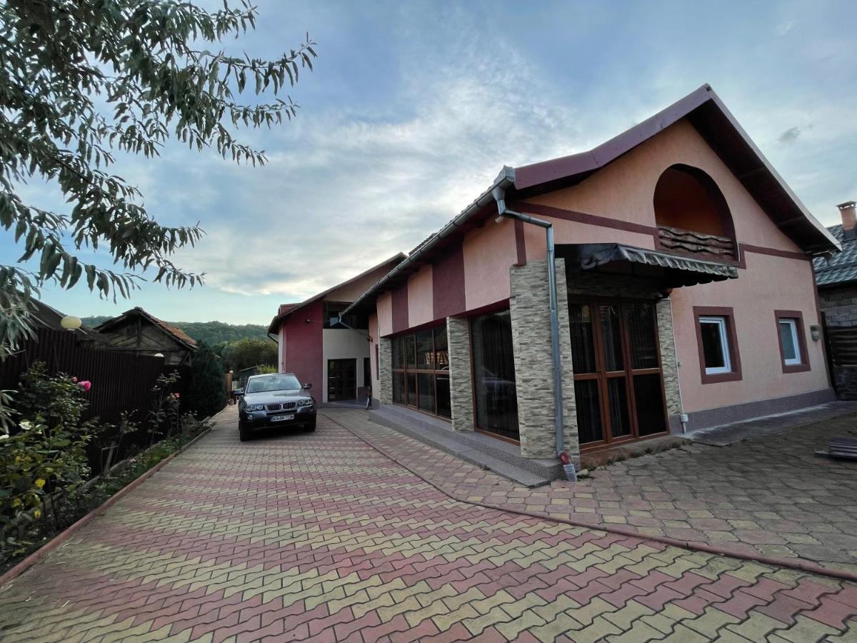 Pensiunea Colt De Rai Corbi Екстериор снимка